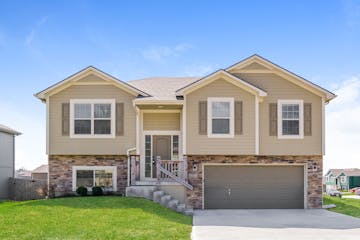 501 Fall Meadow Ln Belton, MO 64012